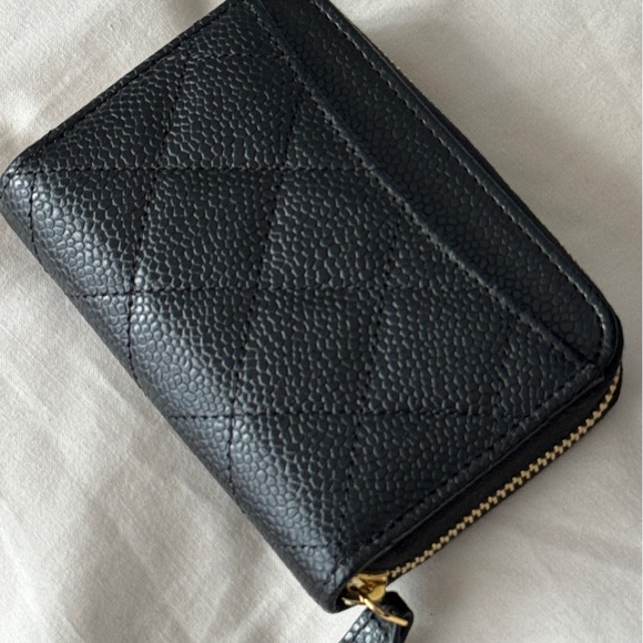 Chanel black caviar cardholder - Picture 5 of 11